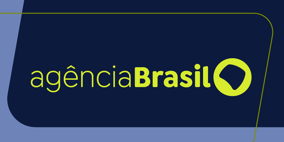 Avião presidencial tem problema técnico no ar e retornará ao México