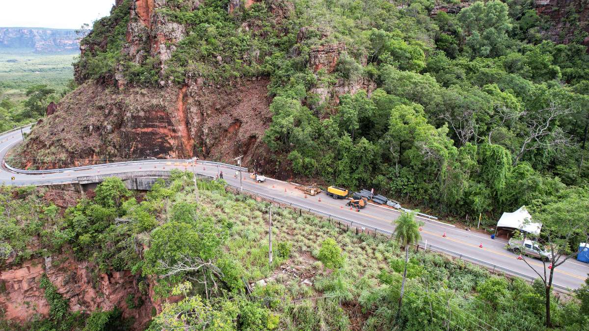 Sinfra informa: MT-251 segue sem bloqueios na primeira etapa das obras no Portão do Inferno | FTN Brasil