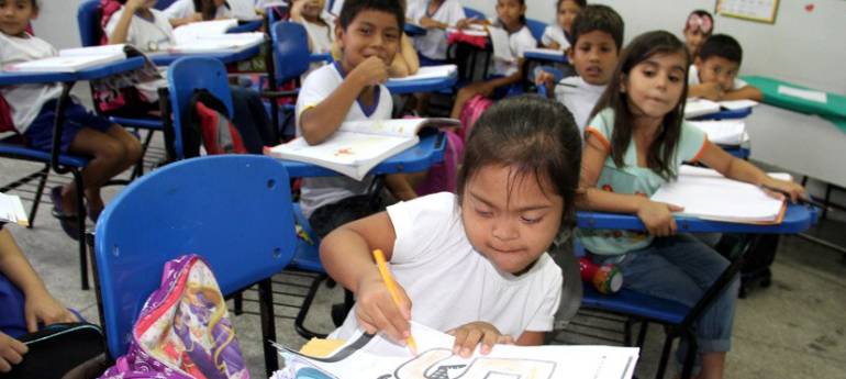 Educação inclusiva: pesquisa reúne boas práticas de 5 países na formação de professores