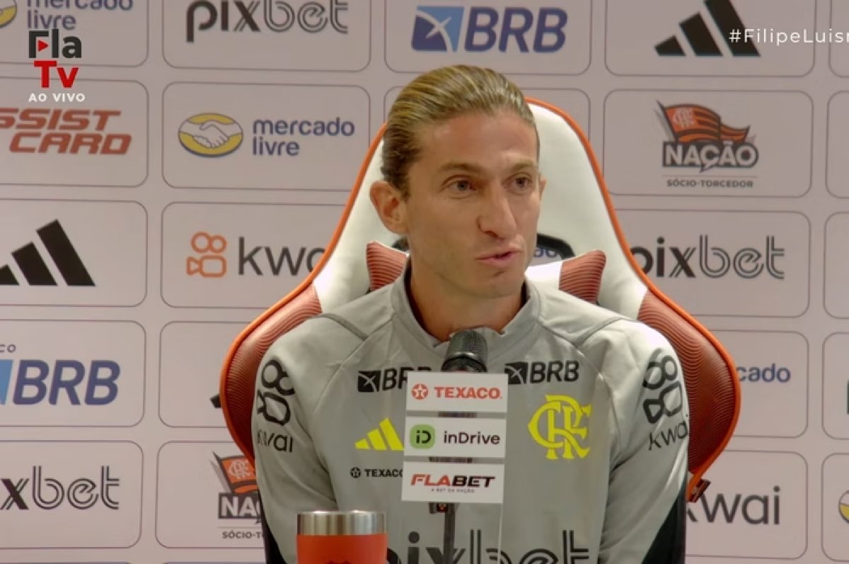 Filipe Luís tem contrato até final de 2025 como técnico do Flamengo | FTN Brasil