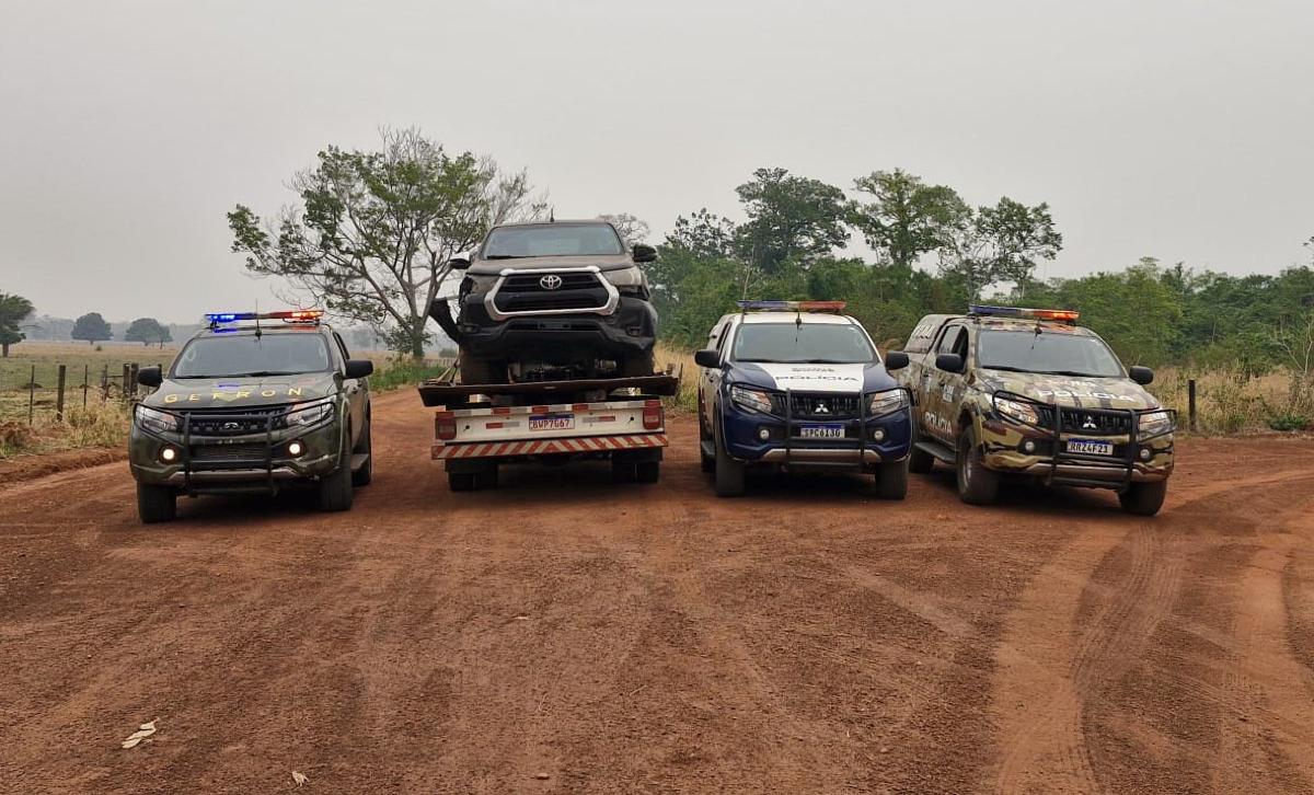 Gefron e Patrulha Rural localizam caminhonete furtada em Cuiabá na fronteira com a Bolívia | FTN Brasil