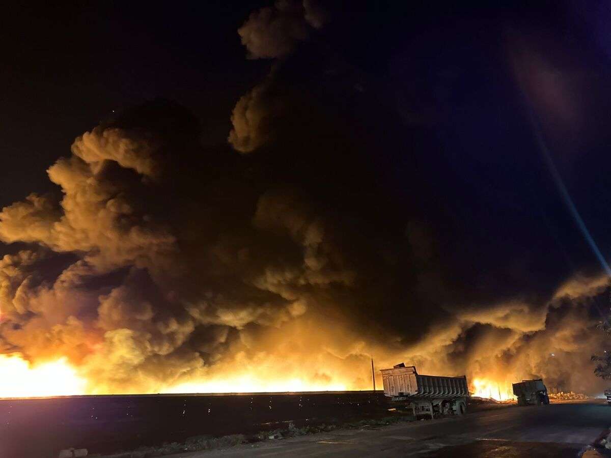 Incêndio de grandes proporções atinge empresa de reciclagem em Cuiabá | FTN Brasil