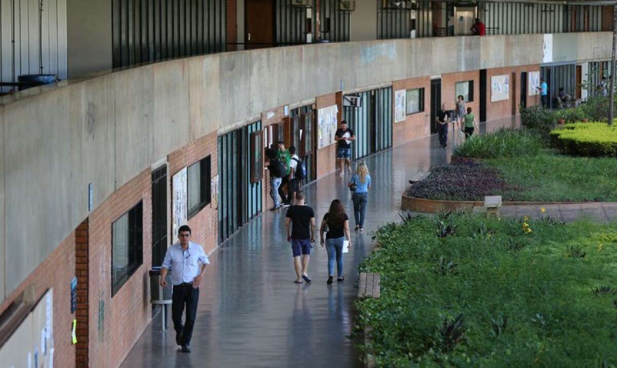 Ministério da Educação busca garantir permanência de estudantes mais vulneráveis | FTN Brasil