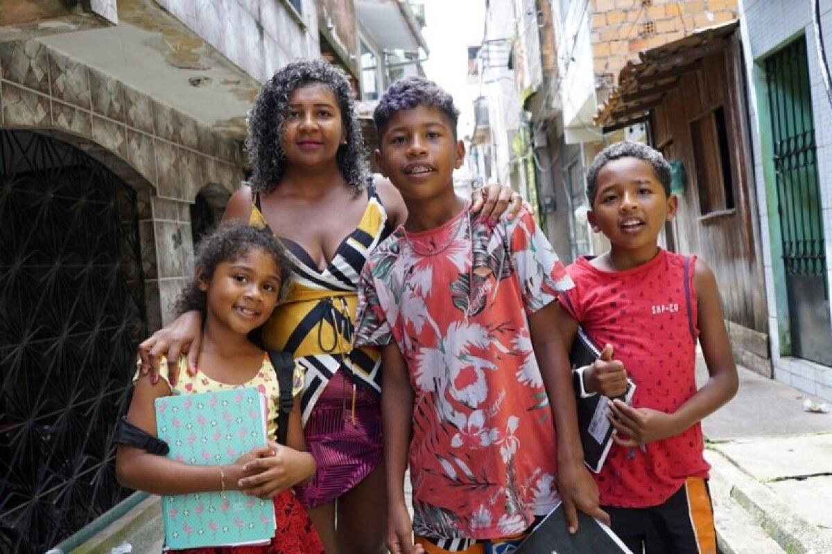 Mulheres são responsáveis por chefiar quase a metade dos lares brasileiros, aponta censo IBGE | FTN Brasil