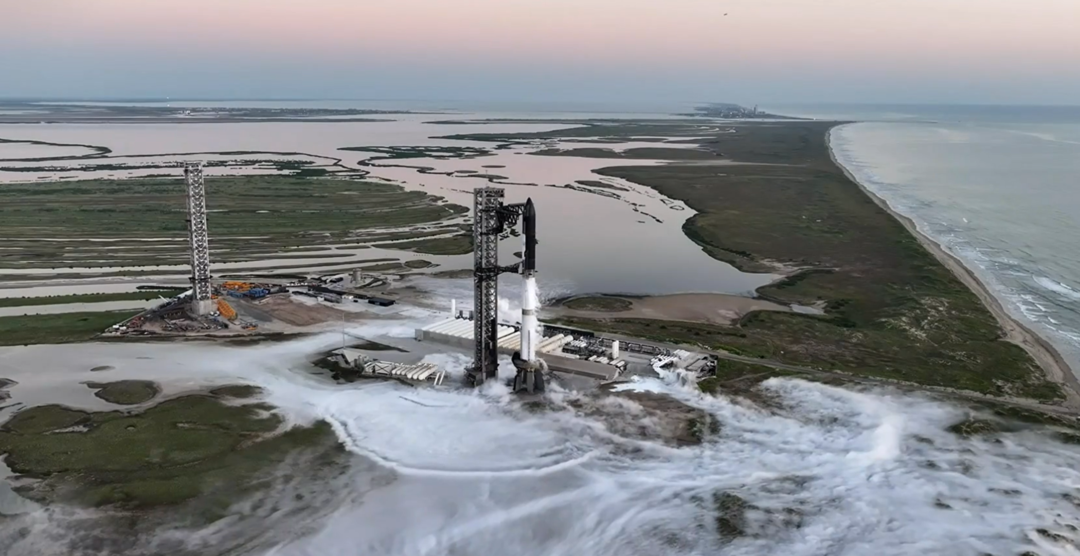 SpaceX: megafoguete Starship voa pela quinta vez e faz história