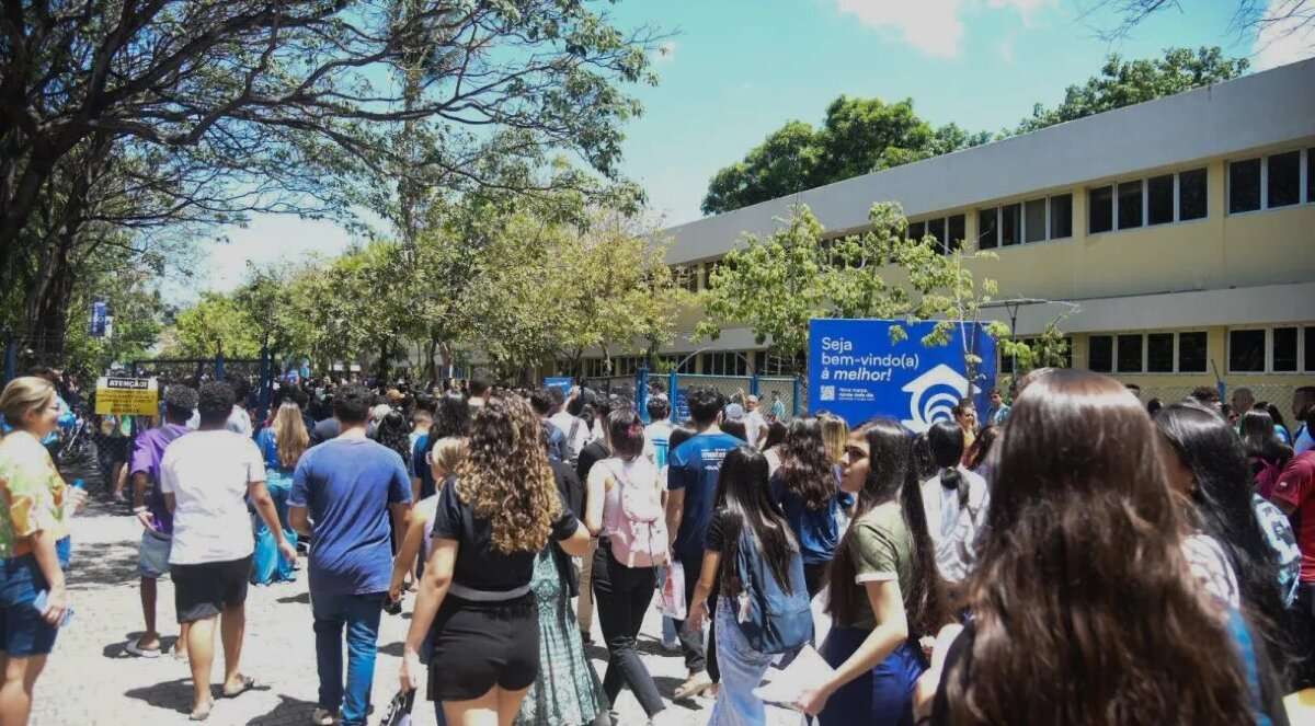 União Brasileira dos Estudantes Secundaristas pede passe-livre a estudantes nos dois dias de provas | FTN Brasil