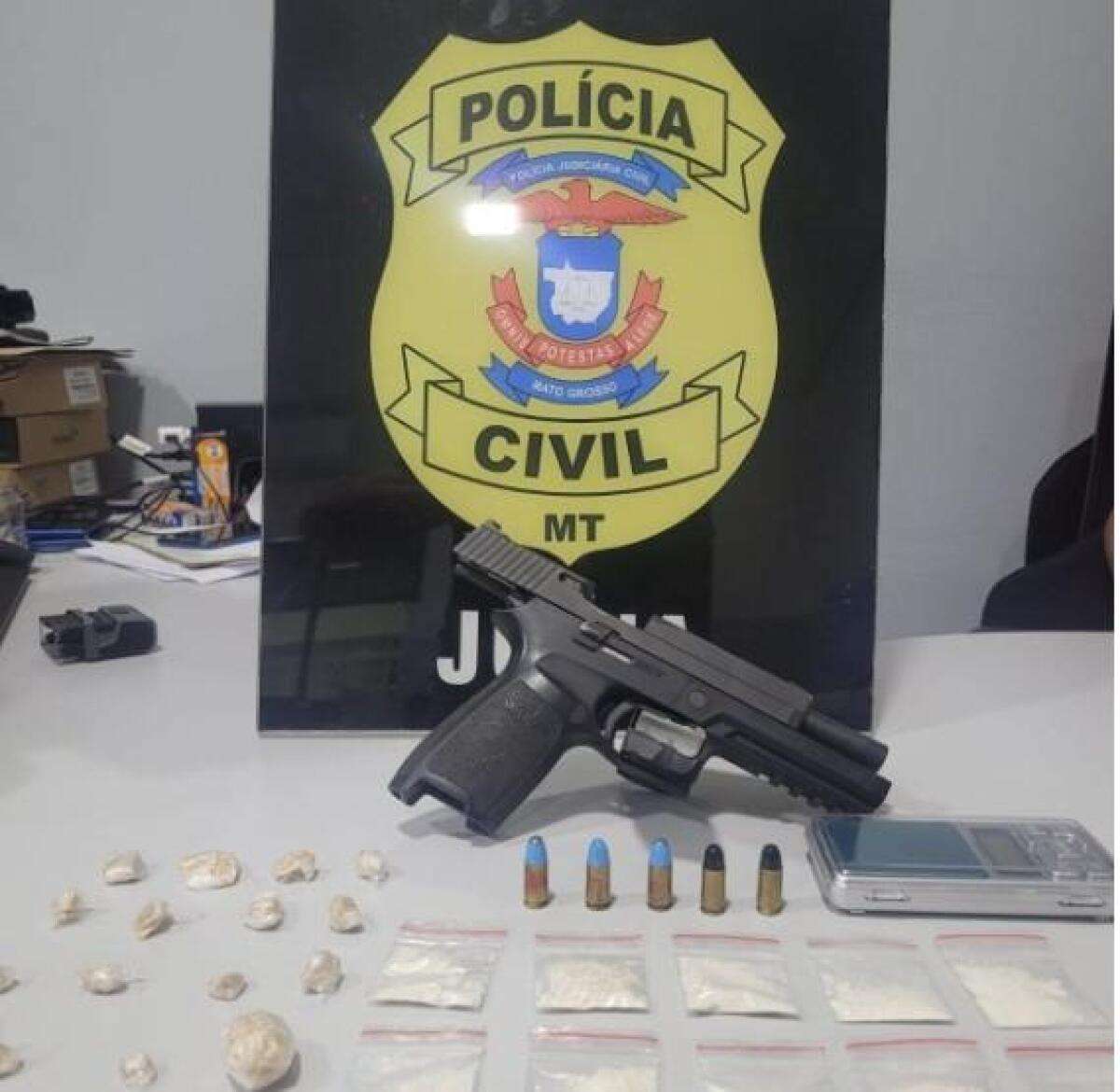 Polícia Civil prende dois adultos e apreende um menor envolvidos em execução de vítima em Juína | FTN Brasil