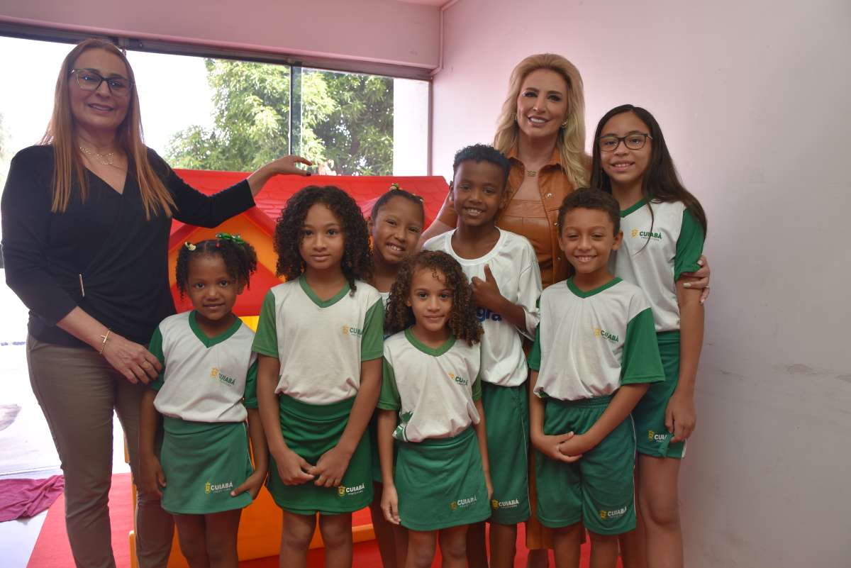 Primeira-dama Márcia Pinheiro entrega brinquedos pedagógicos e parquinhos para unidades da Educação Infantil | FTN Brasil