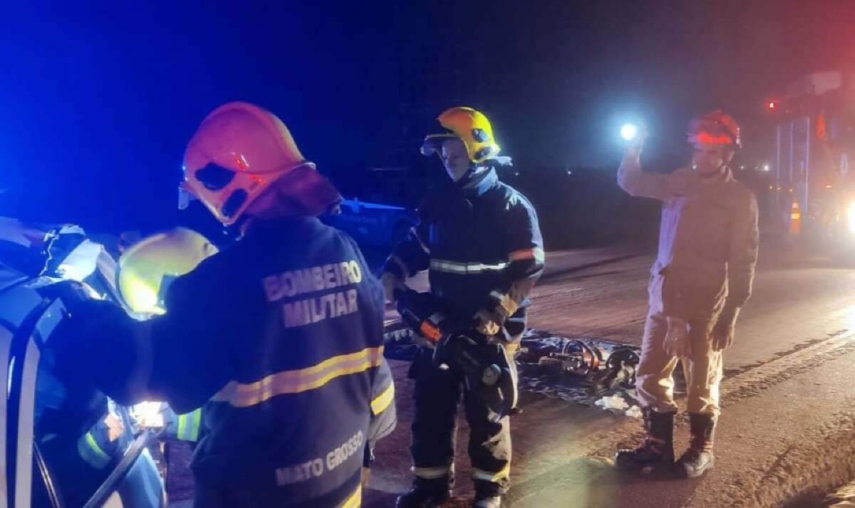 Corpo de Bombeiros socorre vítima de acidente de trânsito entre carro e carreta na BR-163 | FTN Brasil