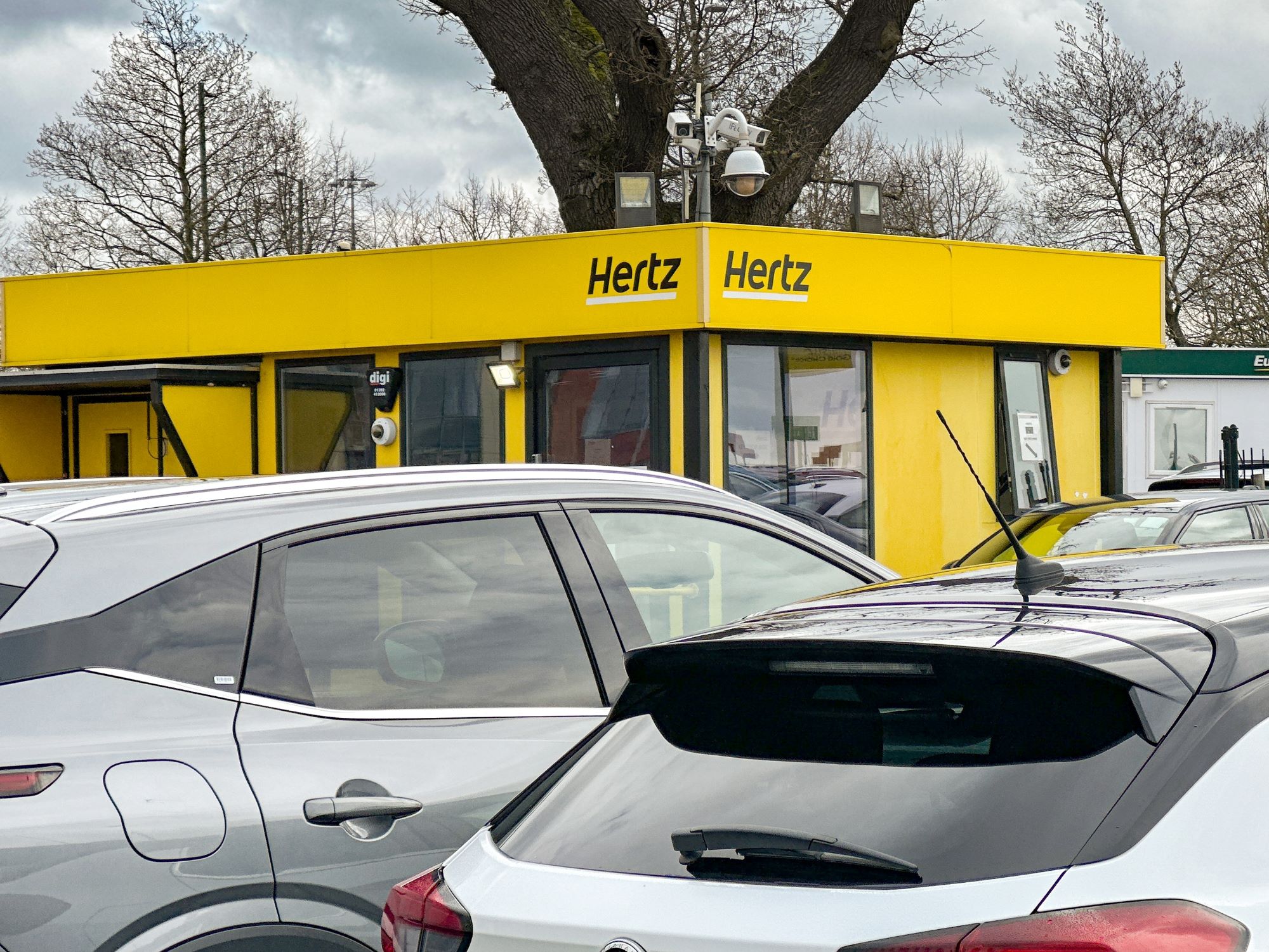 Empresa dos EUA oferece desconto para vender carros elétricos alugados