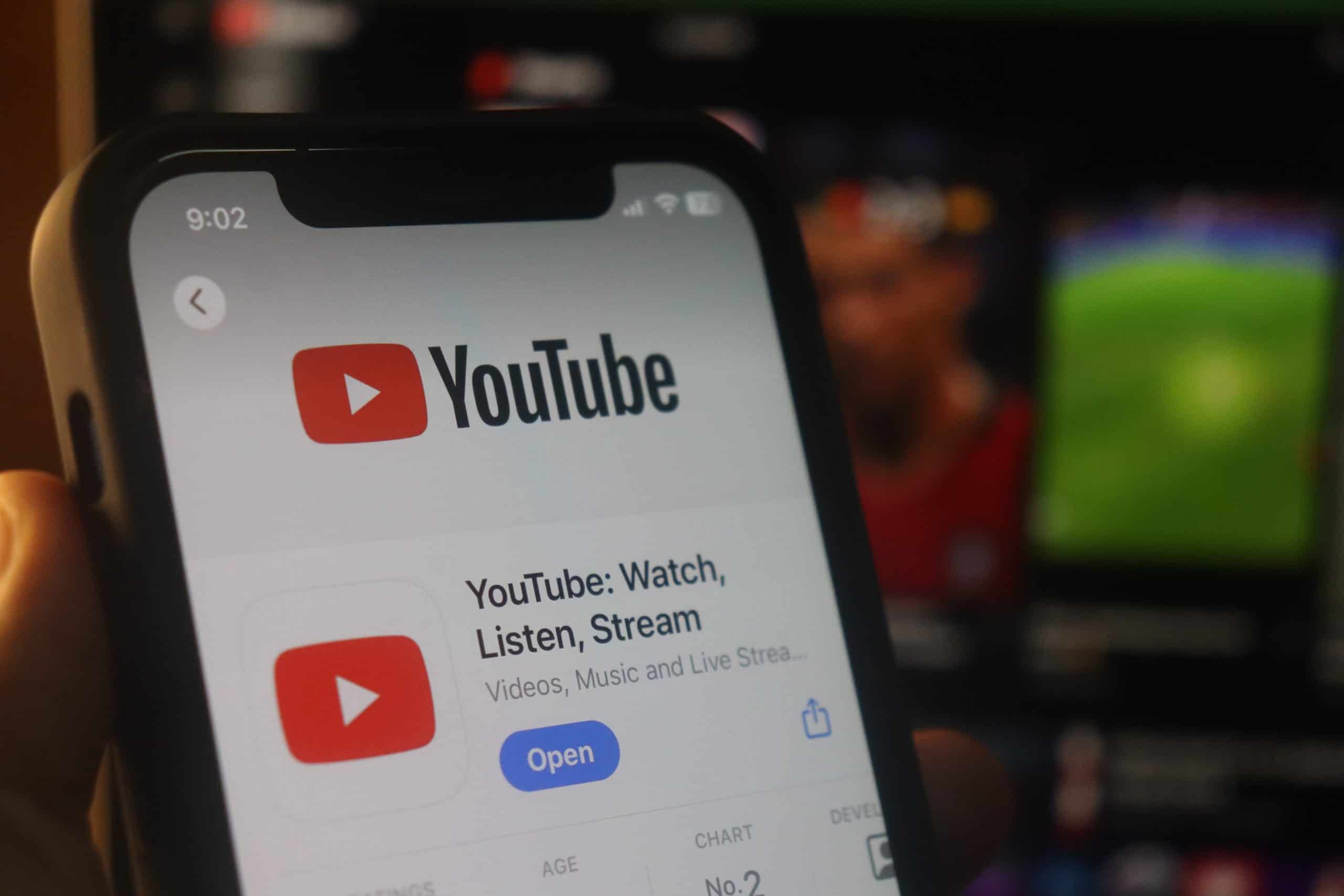 YouTube obedece AGU e retira conteúdos com fake news de Lula