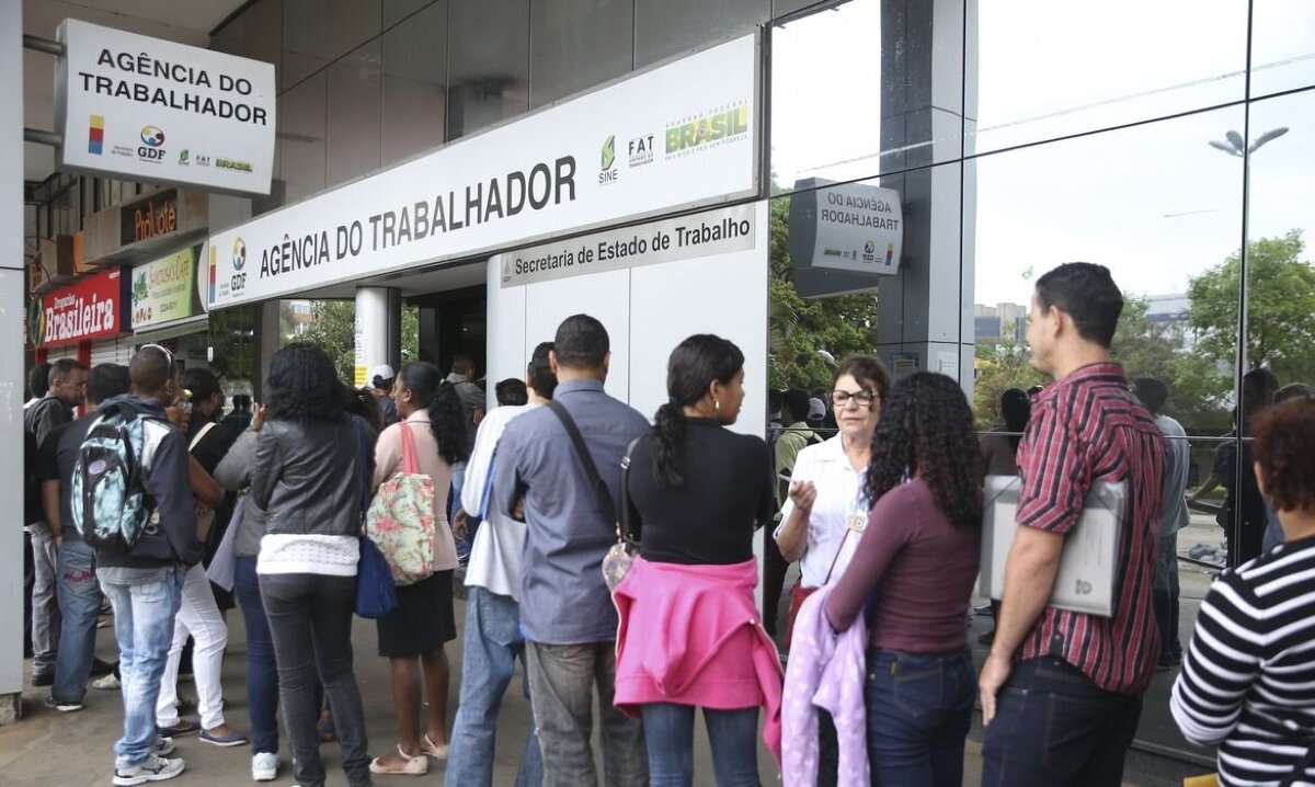 Após reajuste, a partir deste sábado (11) o teto do seguro-desemprego sobe para R$ 2.424,11 | FTN Brasil