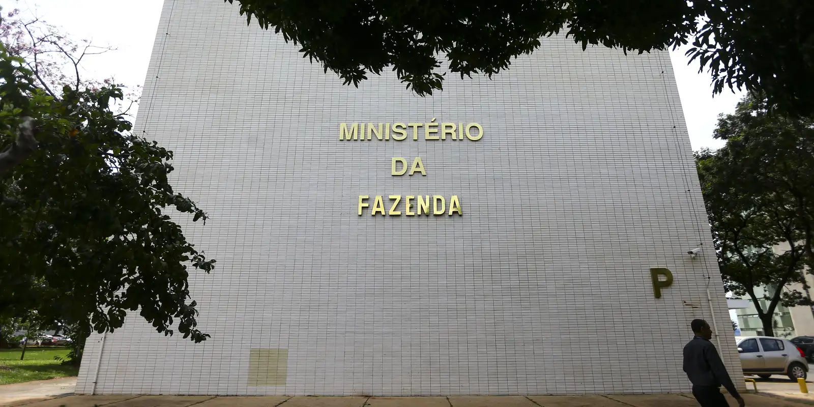 Fazenda esclarece que não pretende cobrar IBS e CBS de fundos