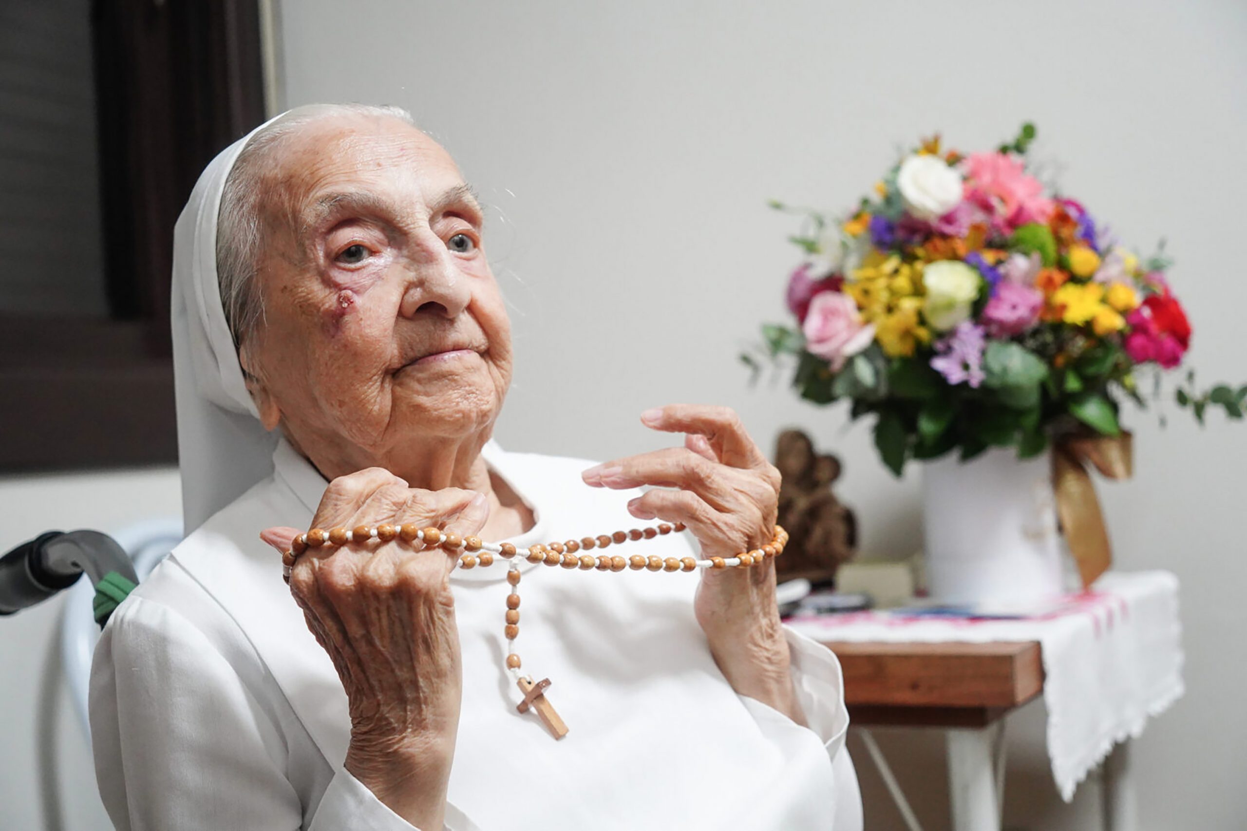 Freira brasileira se torna a pessoa mais velha do mundo