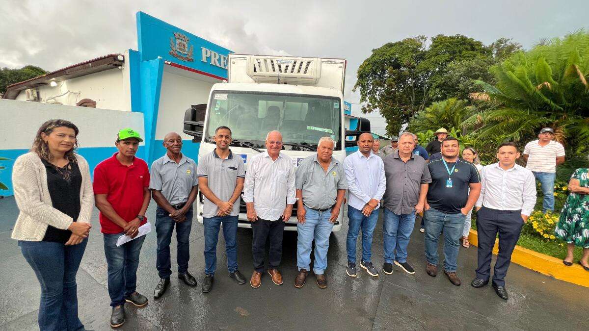 Governo de MT entrega caminhão refrigerado para Chapada dos Guimarães fortalecer agricultura familiar | FTN Brasil