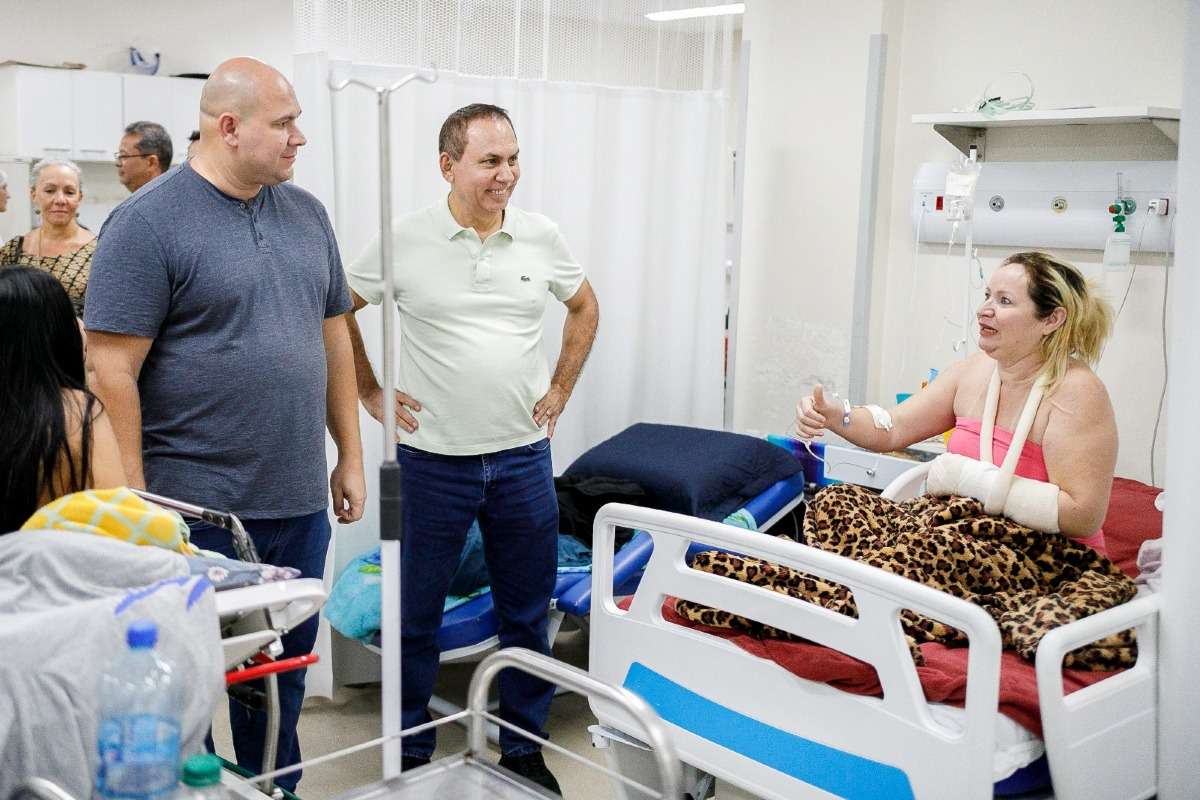 Prefeito Abilio Brunini visita HMC e garante cirurgias de ortopedia para pacientes | FTN Brasil