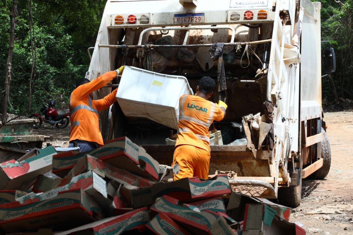 Prefeitura de Cuiabá recolhe duas mil toneladas de lixo doméstico em três dias de coleta | FTN Brasil