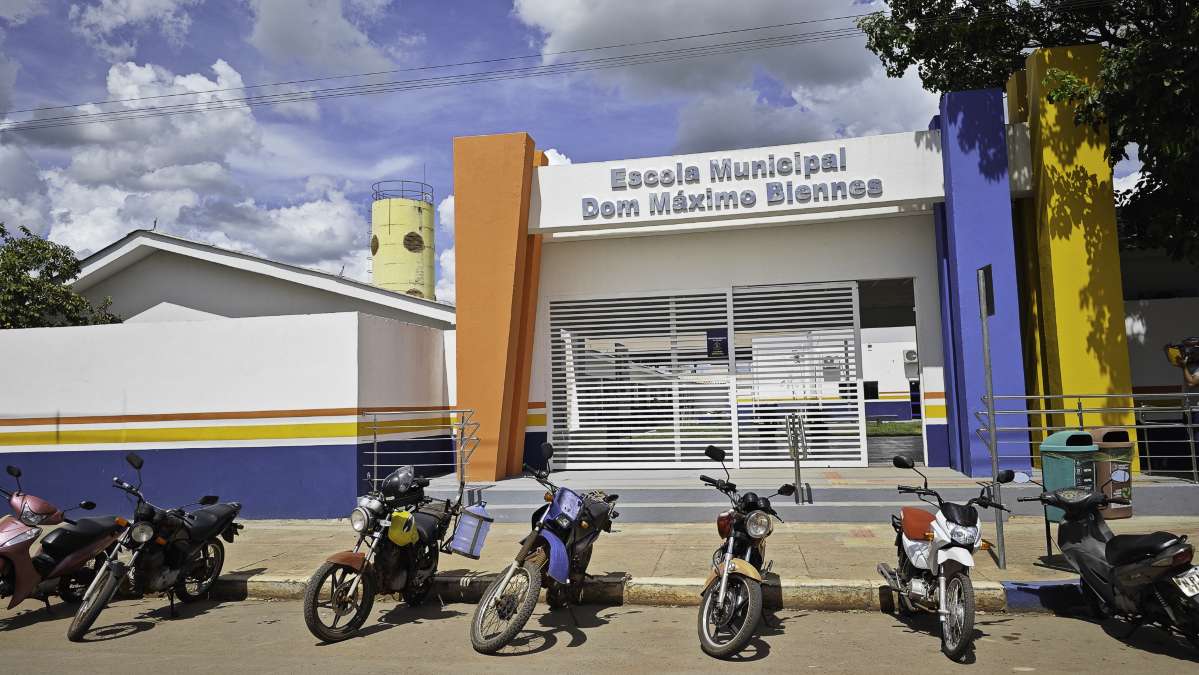 Reparos nas escolas para início do ano letivo movimentam educação municipal em Cáceres | FTN Brasil